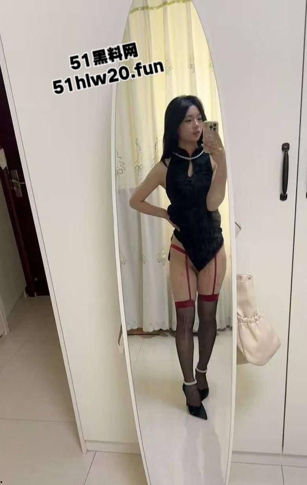 山东青岛06年清纯高中生【胡雯欣】19岁嫩妹玩到娇喘失控,稚嫩的脸庞也掩盖不住欲望的渴望!-6