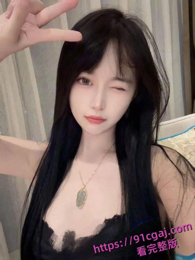 推特约炮大神我的枪好长3P打桩踩头后入骚人妻-1