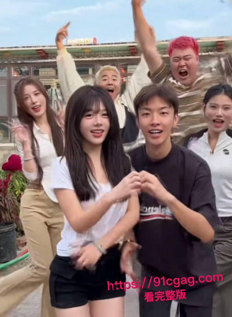 抖音400w粉男网红艾瑞吧弟被曝抛弃自己素人女友 与自己的女徒弟官宣恋情 二人做爱视频被曝光 #抖音 #男网红 #艾瑞吧弟 #素人女友-2