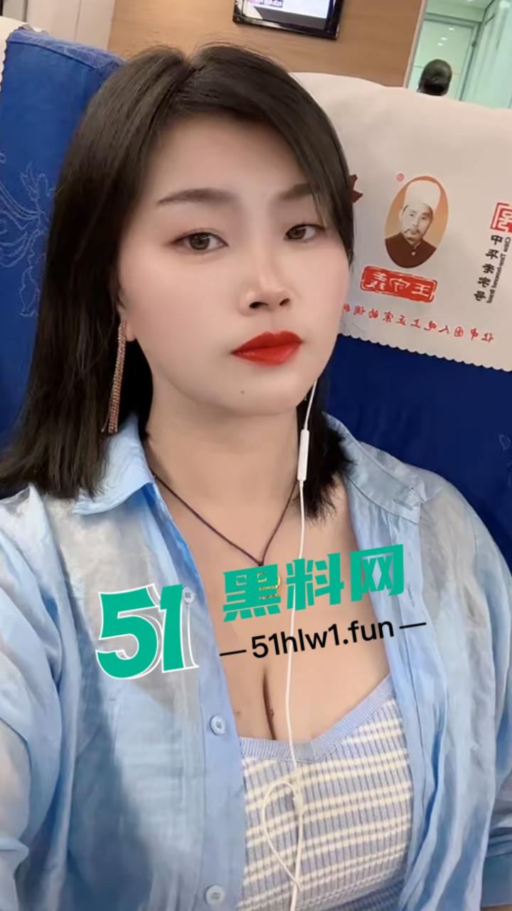 男人不中用，养家靠自己，快手大奶熟妇【鱼鱼的眼泪057】深夜50元连线卖逼自慰视频流泄。-4