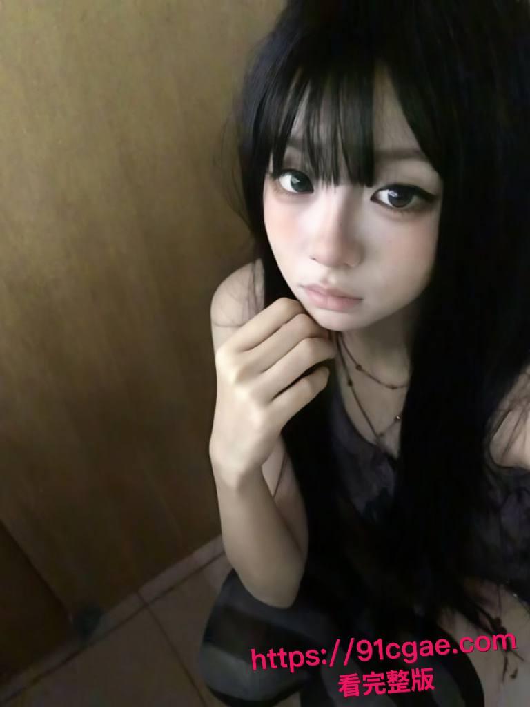 东莞麻涌中学白虎少女陈佳谊私密视频炸裂曝光!cosplay冷白皮配粉蝴蝶绝美,反向后入骑乘无套内射,白浆滴答!-3