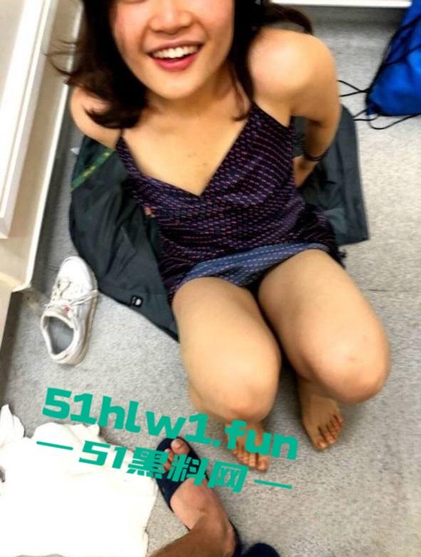 分享河北廊坊极品人妻超真实眼镜反差婊床上笑容春光灿烂,极致的骚妻的性福时光。-9