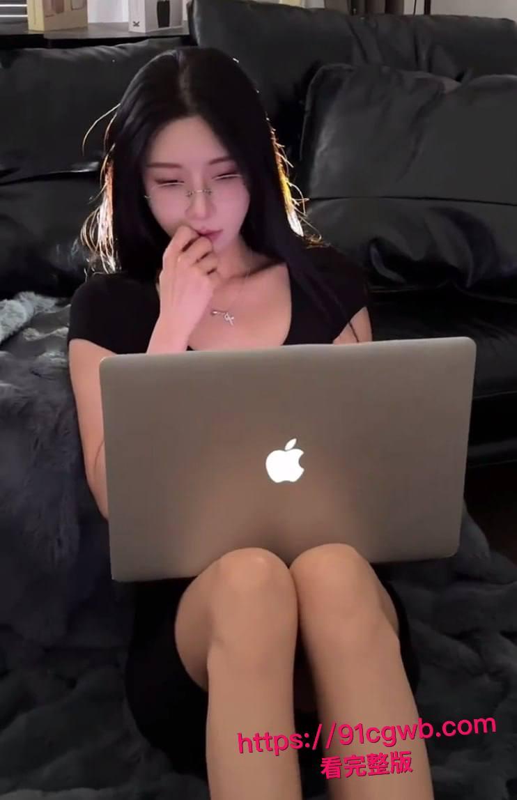 吉林极品御姐陈钰琪包养调教自拍全泄密!黑丝白丝情趣内衣轮番上阵,多姿势爆操嫩穴!-11