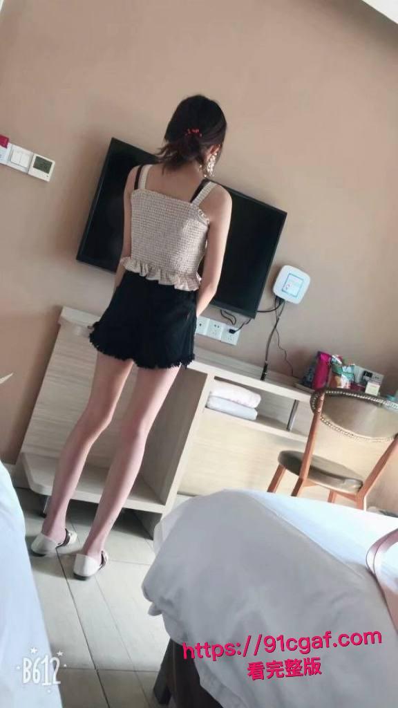 高颜值大学生情侣开房做爱私密视频流出 巨乳翘臀曲线火爆 骚逼粉嫩诱惑至极 深喉口交无比淫骚!-4