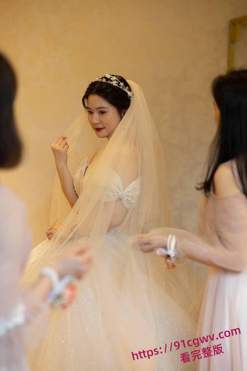 刚结婚就偷情的反差少妇刘启意在自己的家给老公戴绿帽 一个月被操了9次 淫荡至极!-2