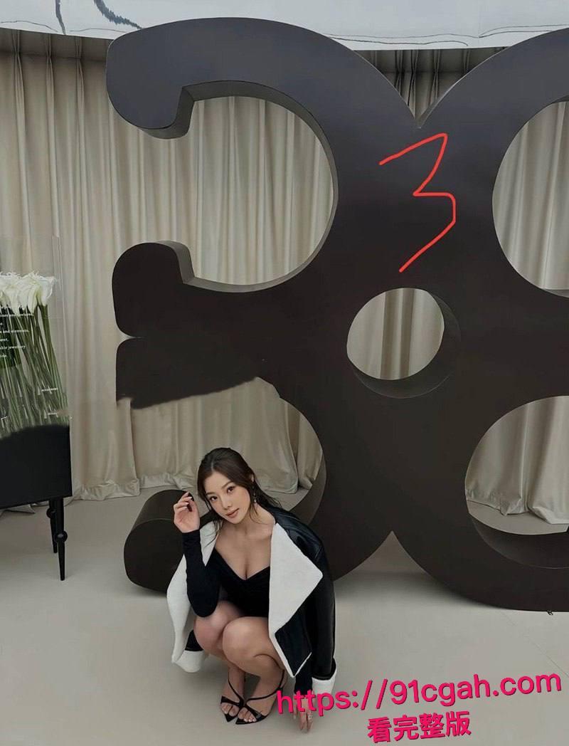 抖音女网红 Yuri睿哥 网上哭诉男友陈观宇出轨 不仅在自己床上啪啪 还自拍性爱视频 小三骚逼被干的潮喷-9