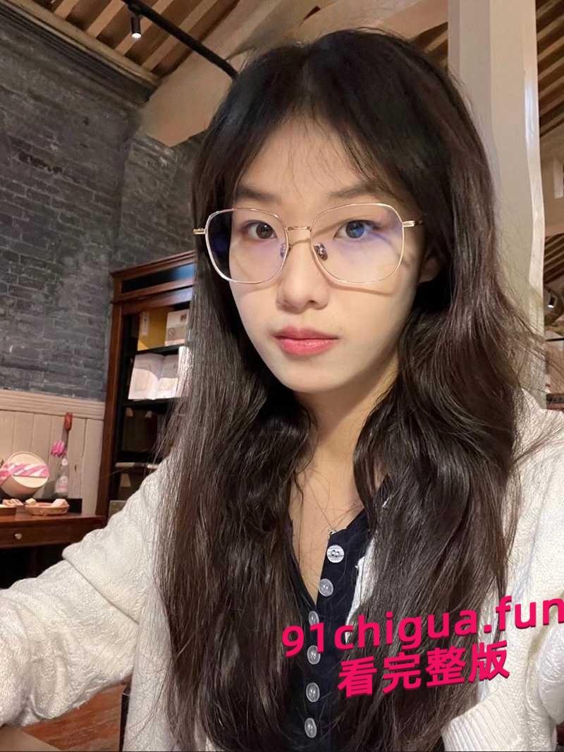 异地恋美腿JK女友和摄影师互免偷情 做爱自拍发给男友!-6