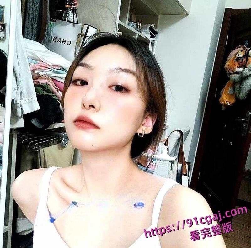 河南中级人民法院 实习检察官 程雯雯 酒店约炮金主口交吃鸡 不雅视频惨遭泄密！-1