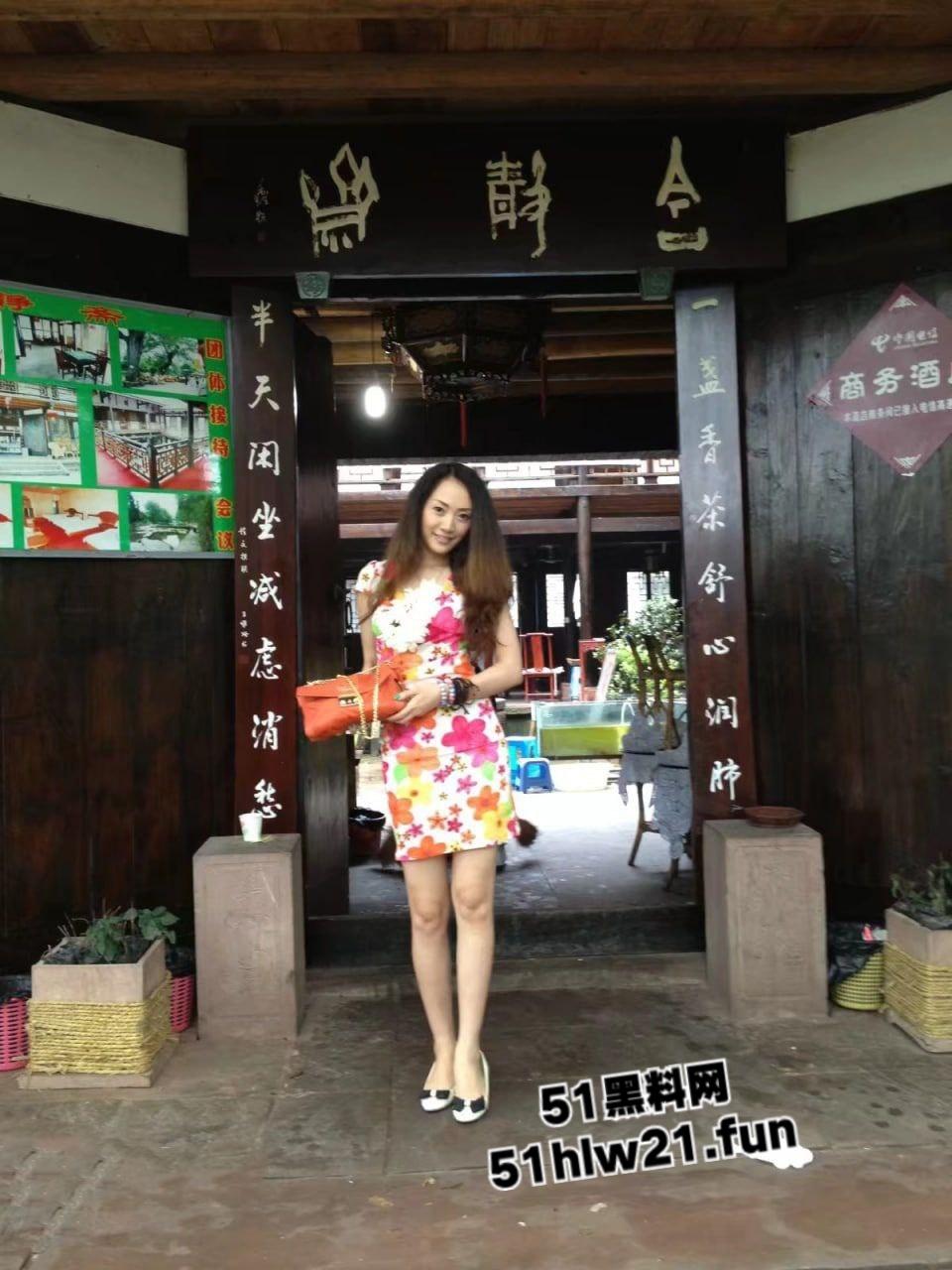 38岁女明星钟晓红下海卖淫,金主私人高订视频曝光,腻人老逼嫩没有戏拍只能沦落为金主胯下母狗。-2