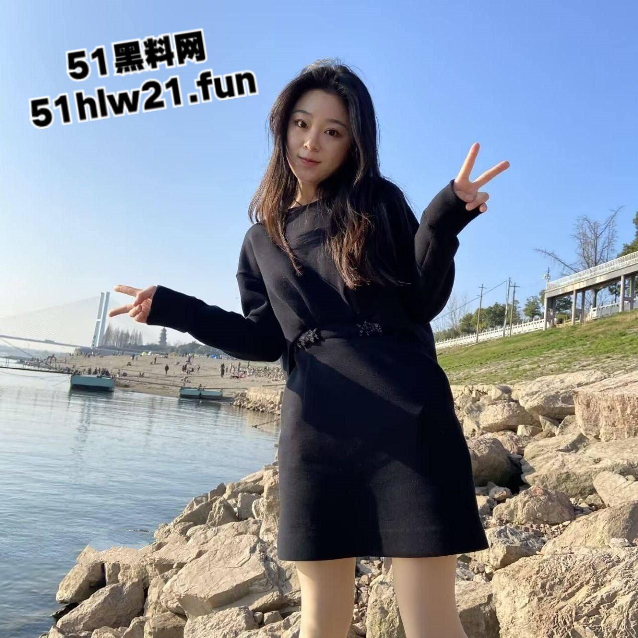 南通瓜友注意,高颜值反差婊【罗婷嘉】分手后还能开男友家门锁,随时去玩刺激性爱小视频遭曝光!-7