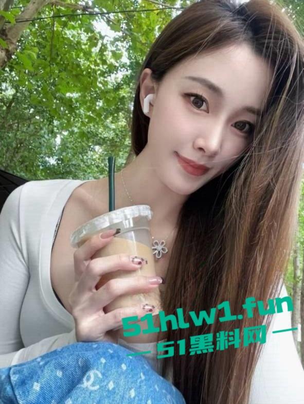 南通崇川区尊龙KTV3000包夜的超高颜值御姐陪酒女你们认为这钱花得值吗?-4