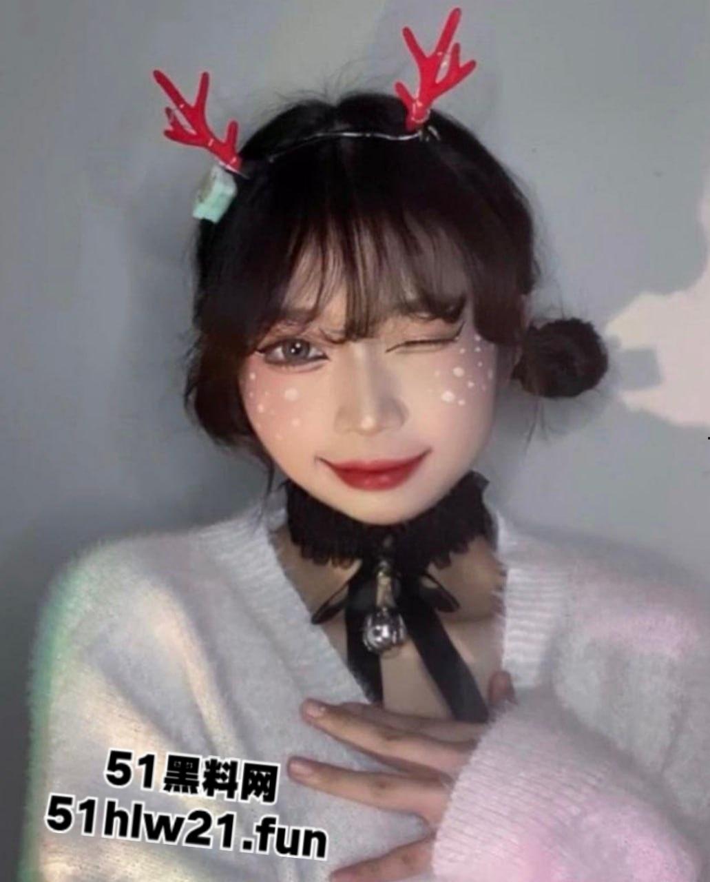 山西大学【王慧琴】高颜值反差骚母狗,性癖特别怪异喜欢粉色尾巴肛塞,已被精心调教成性奴。-2