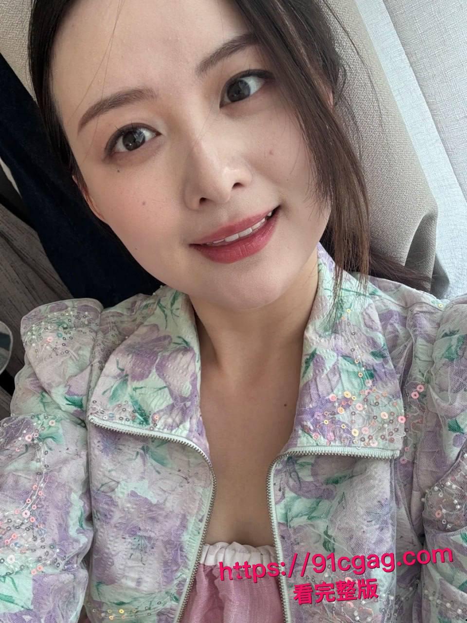 真实迷奸!迷翻酒吧认识的出来寻找刺激的极品少妇,叫上好兄弟一起无套玩弄爆操她!-2