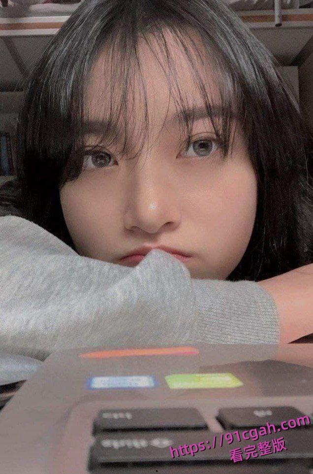 山东青岛大学校花在恋爱四年间,瞒着男友在校外兼职下海拍片-4