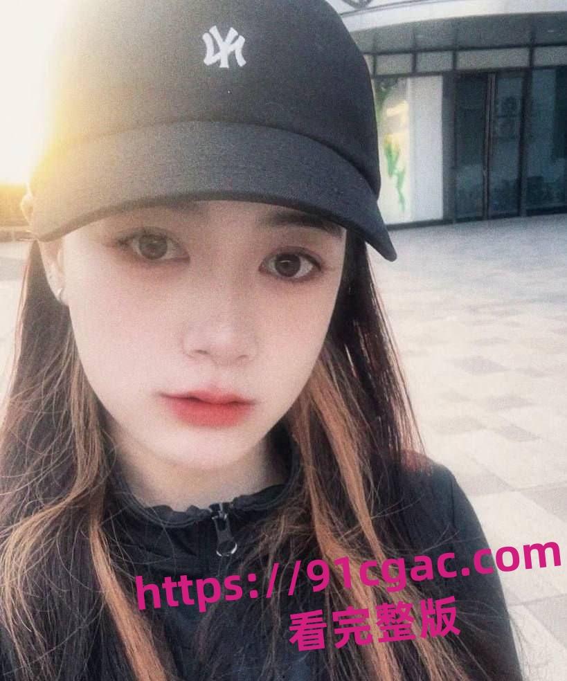 重庆财大新疆母狗夏兹热丽第一次破处口吞脸射视频流出 干完舔精自拍!-3