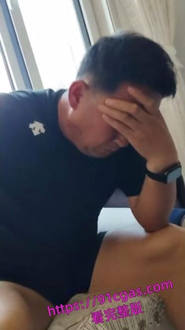 白塔镇村支书 袁志刚 贪污腐败大揭秘 出轨闫记食府老板娘被当场捉奸 现场视频曝光引热议-4