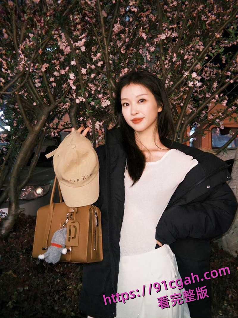 于正旗下艺人再次塌房!短剧哑妻爆火女主滕泽文误发出轨聊天记录 早期被潜规则性爱视频曝光!-2