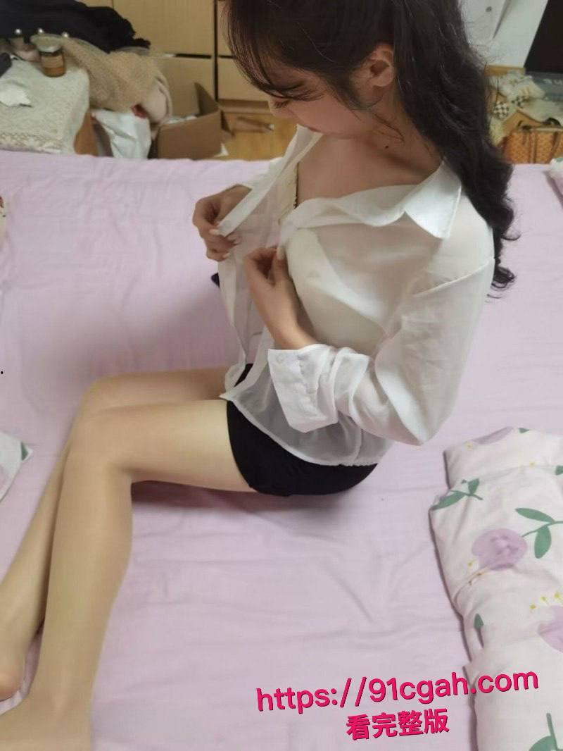 浙江台州26岁人妻马彦静订婚后饥渴难耐与前男友偷腥出轨 穿着性感母狗套装被后入爆操 淫穴被玩弄的直接潮喷-5