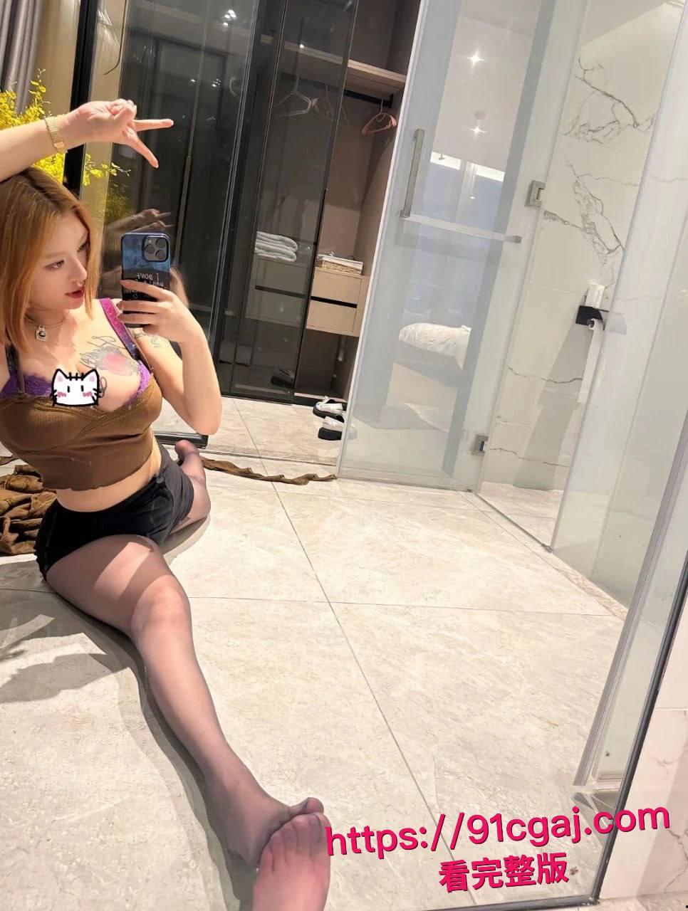 抖音百万粉网红暴力永恒跟男友做爱自拍推特售卖曝光，蜂腰肥臀真是极品，男友狂操渔网黑丝骚货！-2