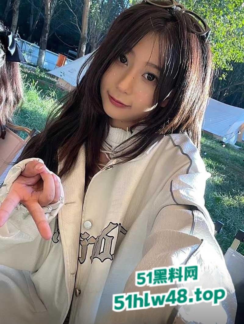 抚顺石油化工学院大三学姐【崔梦曦】表面清纯私下骚劲炸裂,M属性小野猫无套猛操爽到眼珠翻白。-1