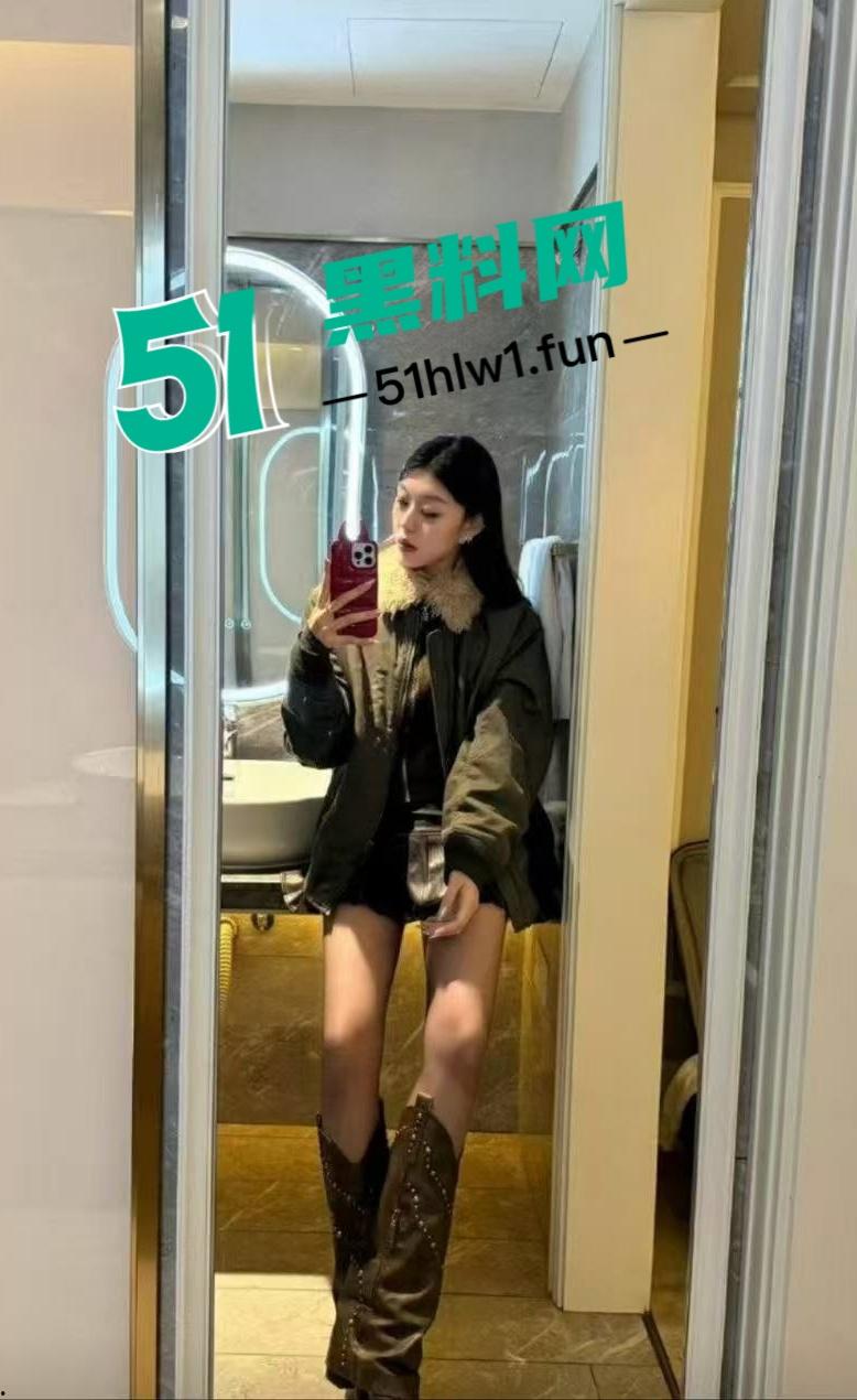 广西籍CBA球员【张兴亮】被禁赛,把女友装行李箱带进宿舍通宵学习,真是爱学习的好孩子。-2