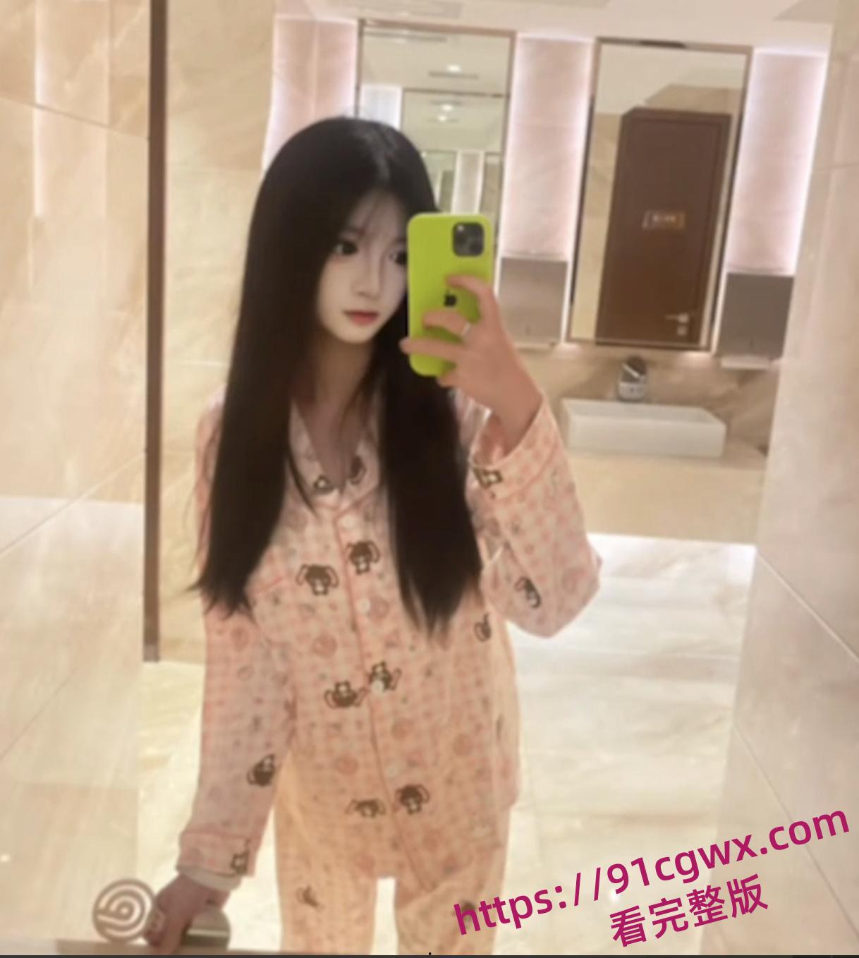 重口慎入!小仙女陈诗琪福清酒吧喝多翻车,酒后打车当场拉屎 下半身污秽狼藉 羞耻到连夜逃城!-1