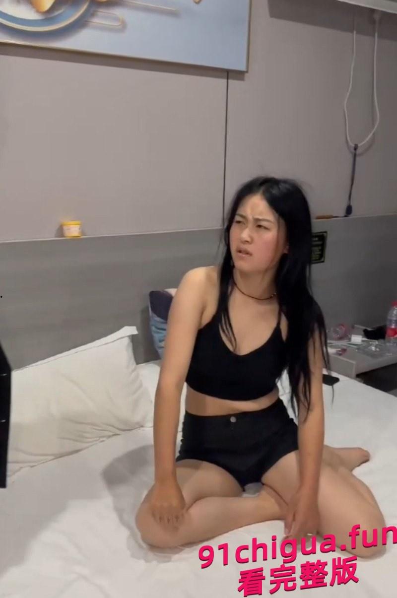 全网最硬奸夫!偷情有夫之妇被众人抓奸在床!-2