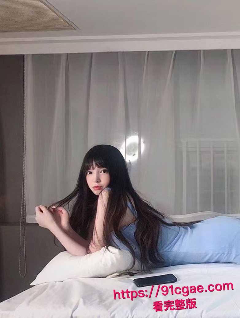 微信数百人大群 惊现极品骚浪小仙女!语音直播和老公做爱实况 大赞亲夫粗长持久 发露脸口爆淫片 引群内淫男浪女集体高潮!-8