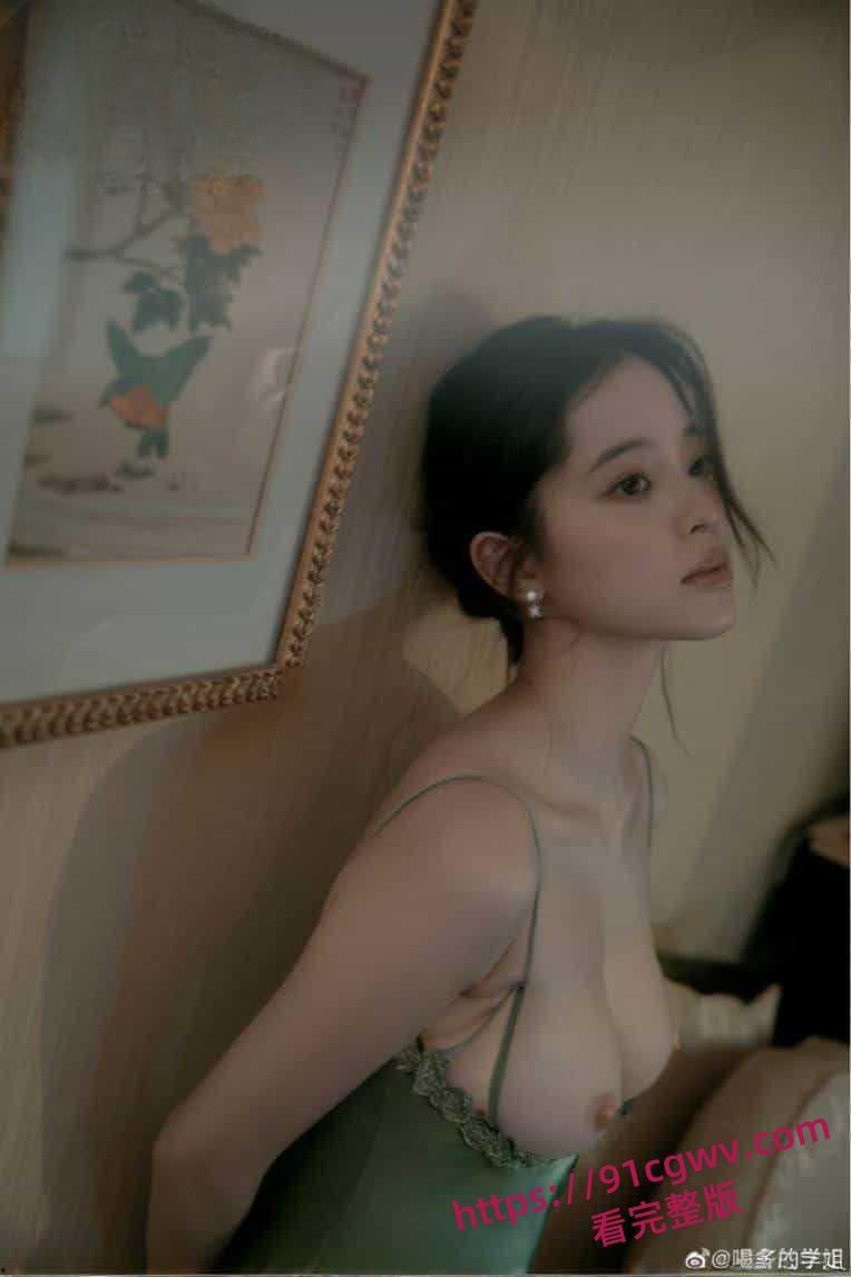 神似欧阳娜娜校花女神为了赚零花,下海兼职卖身约啪口活很棒,后入更爽 。-1