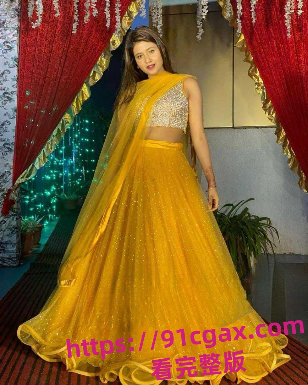 印度高颜值女神Anjali早期下海视频被扒光,你心中的女神别人的母狗!-1