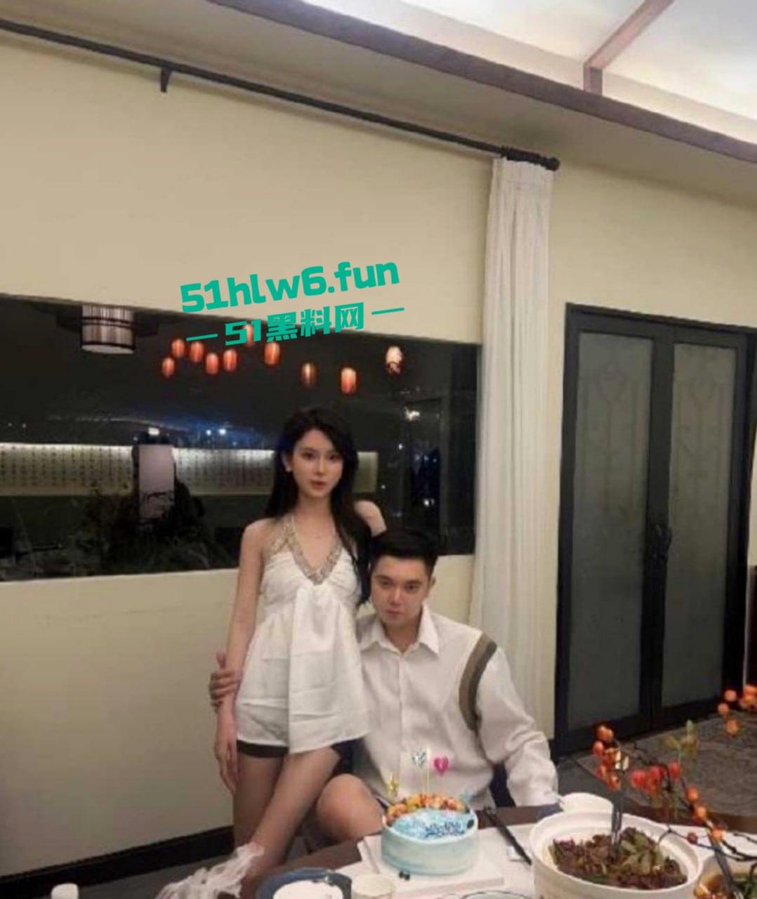 广西柳州舔狗王为坐台小姐【覃海美】花18W以为遇到了真爱 女友不仅有性病还过打胎 男友曝光渣女性爱视频!-11