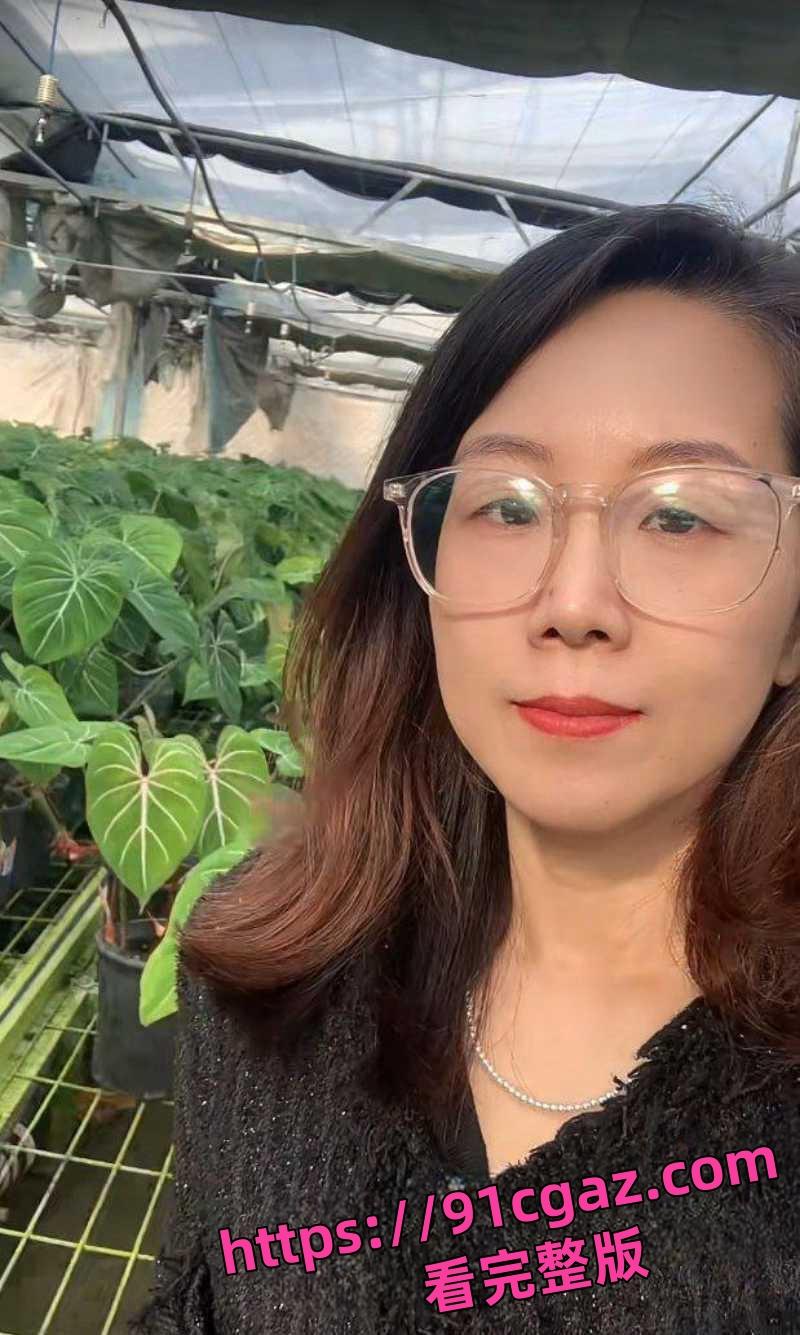 安徽涡阳一小学女校长传出与当地教育局长潜规则的不雅视频-3