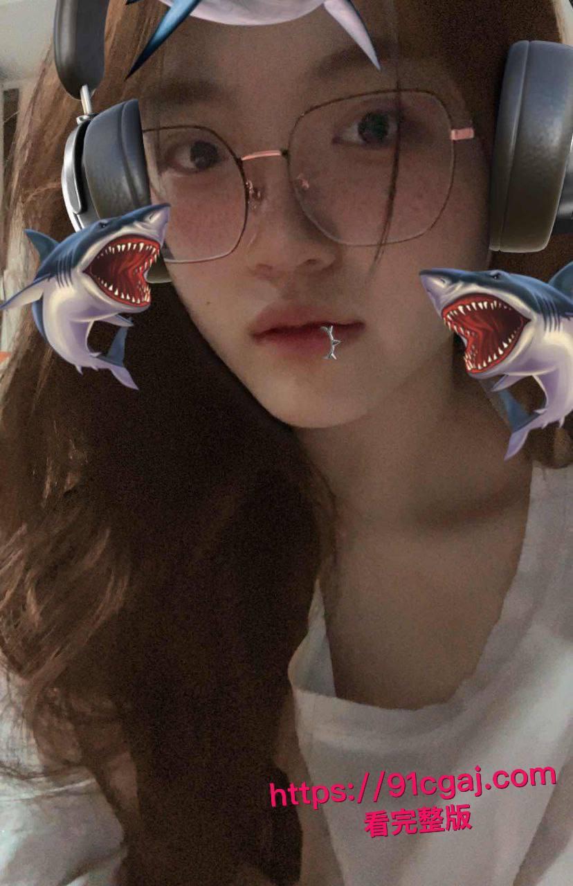 极品嫩穴高三卫校女生爆操视频泄露!小小年纪玩这么野,白丝嫩逼欠操翻天,炮友家狂干喷汁高潮!-3