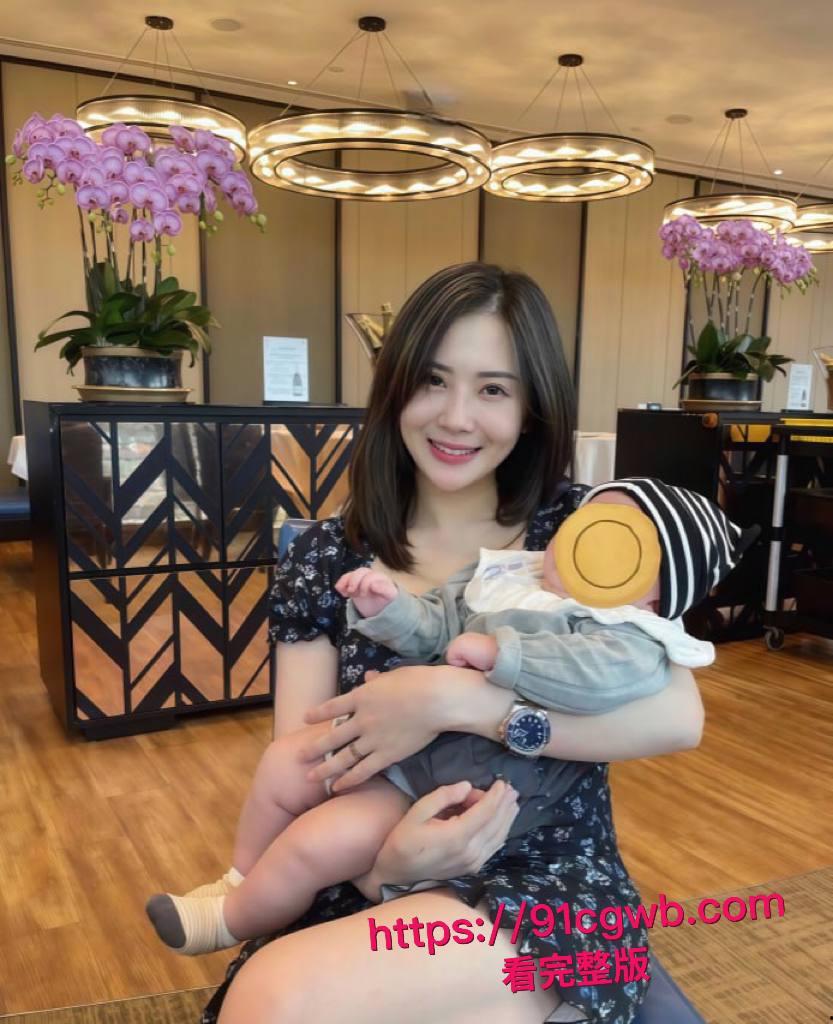 武汉人妻许颜玥黑逼出轨实录：性欲炸裂的已婚骚货求大屌帅哥狂抠狂插，高潮喷水失禁！！-3