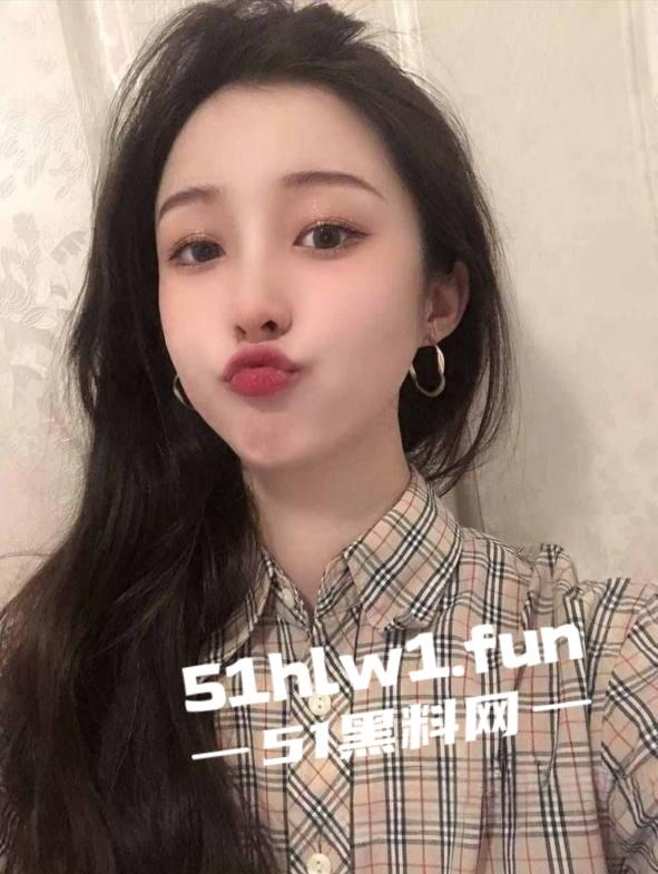 哈尔滨超高颜值气质美少女【宋婷】年度最佳反差婊被曝光男友性爱合集9分34秒完整版-1