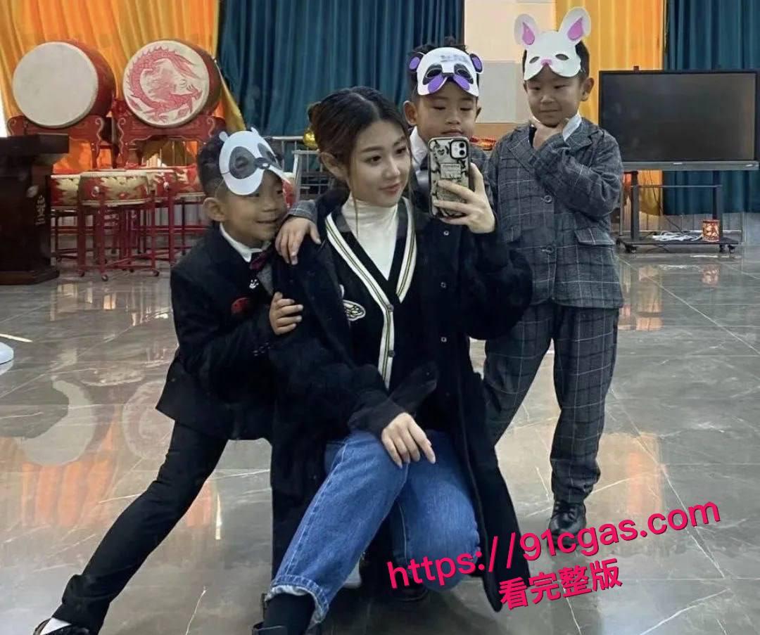 山东烟台幼师与细狗绿帽男激情私拍,巨根猛干高潮尖叫非常哇塞!-4