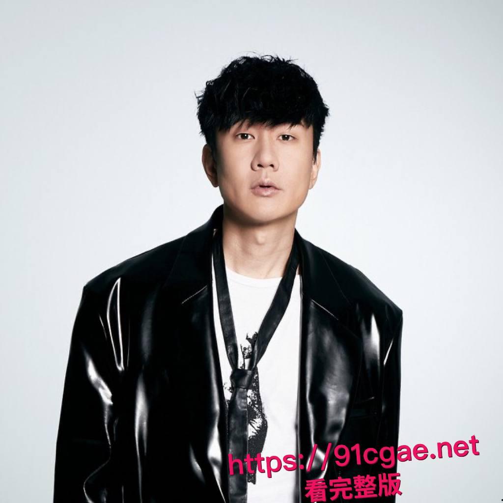 顶流男歌手 林俊杰 与白富美网红七七恋情曝光 20岁年龄差导致性生活苦闷 还要靠点男模泄欲 车震视频流出!-18