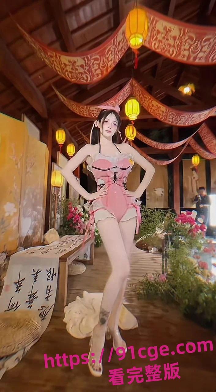 全网独家抖音28W粉丝网红反差婊 史迪西 跟榜一万元裸聊自慰玩玩具-4