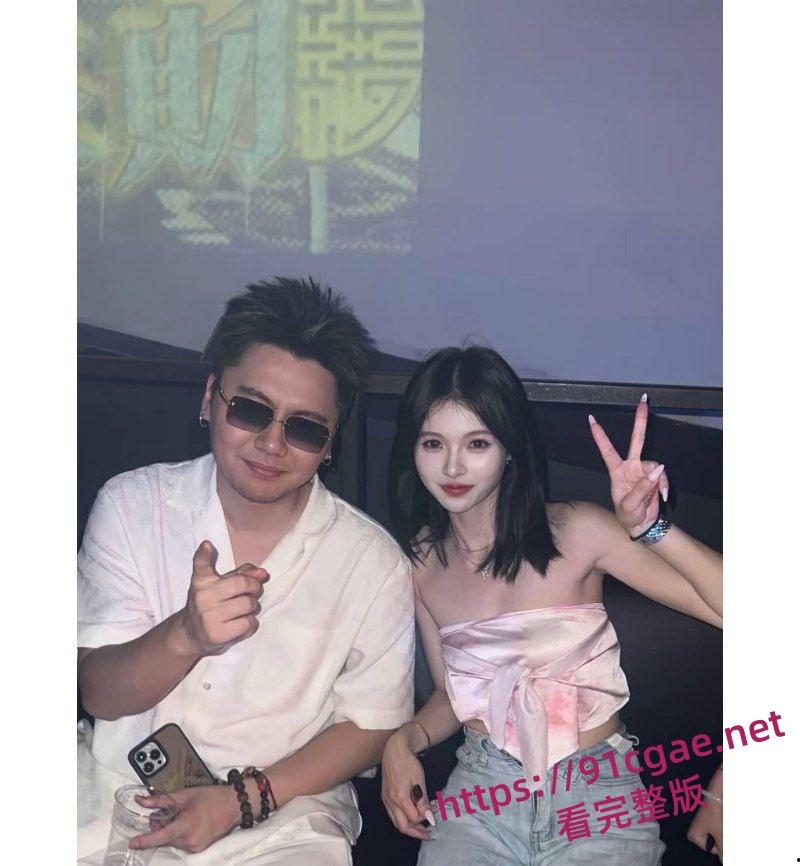 揽佬睡粉事件明星自信爆棚与粉丝拍小视频 演出办在哪就在哪睡粉 高调称这是她们的荣幸-13