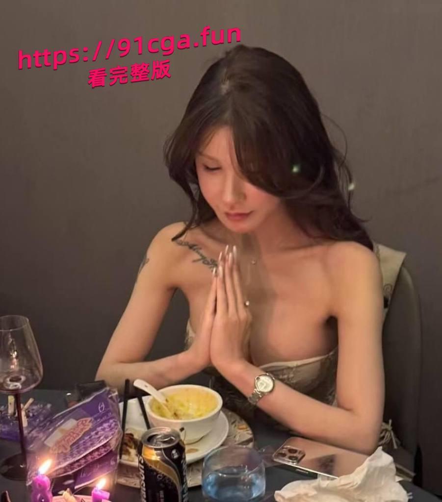 南京大众车模Coco,被领导潜规则与领导酒店相约做爱-4