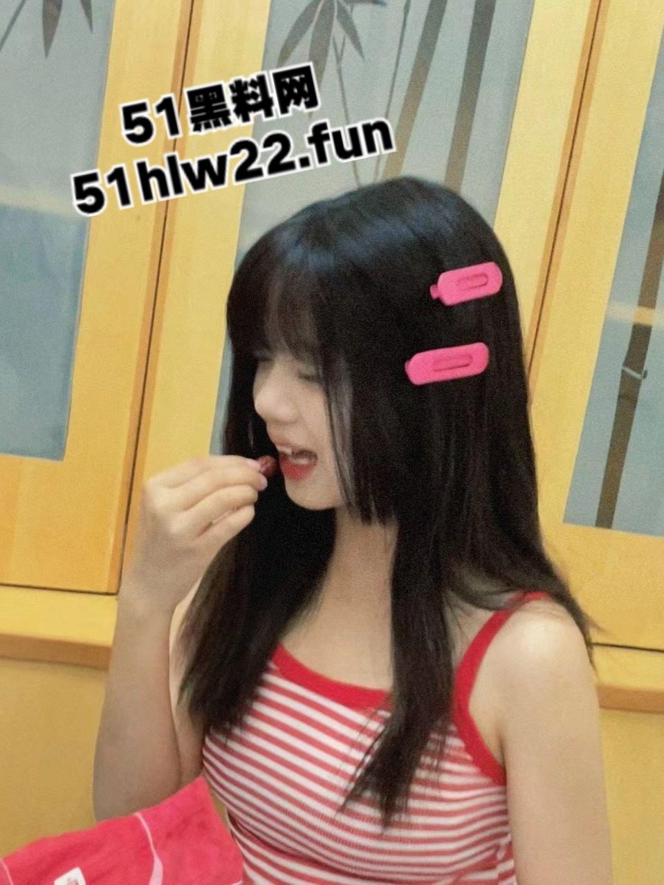 贵州黔西骚妇【曾琪涵】颜值清纯性感母狗，装未婚少女网上约炮还下海做妓女被老公发现后将其曝光。-10