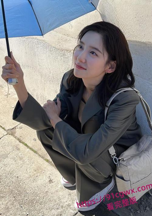 韩国女星朴智贤为作品献身 片中大尺度露点以及啪啪现场,一对酥胸无比粉嫩,叫声无比动人!-5