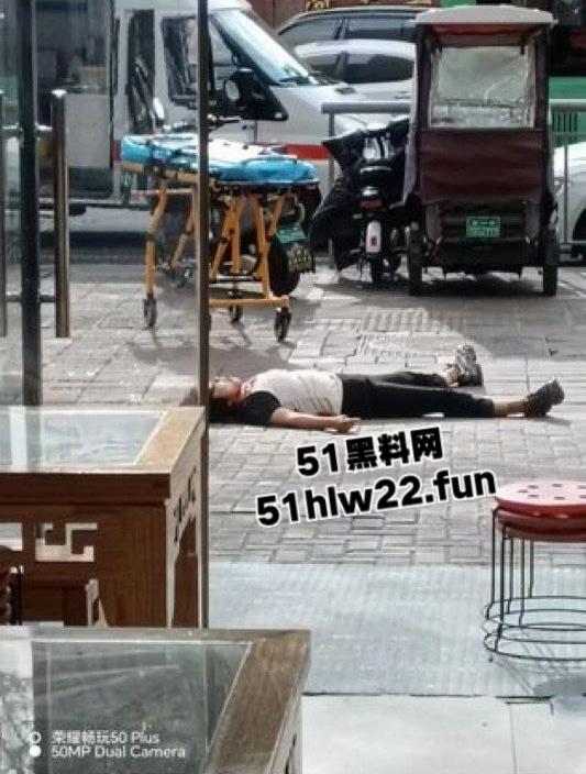 郑州兰寨新城暴躁商户举刀灭门对手一家,拉一群亡魂垫背后决然跳楼自杀。-5