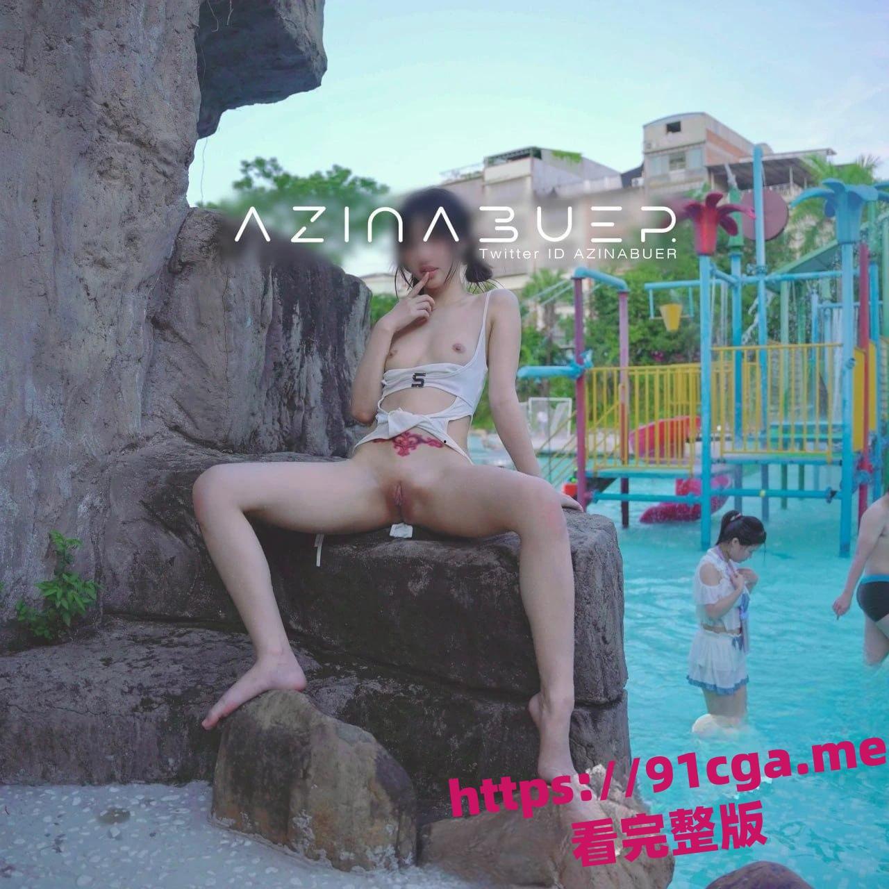 泳池露出国产嫩妹【XIAYA】泳池穿着暴露,美美的鲍鱼都被看光光了-1