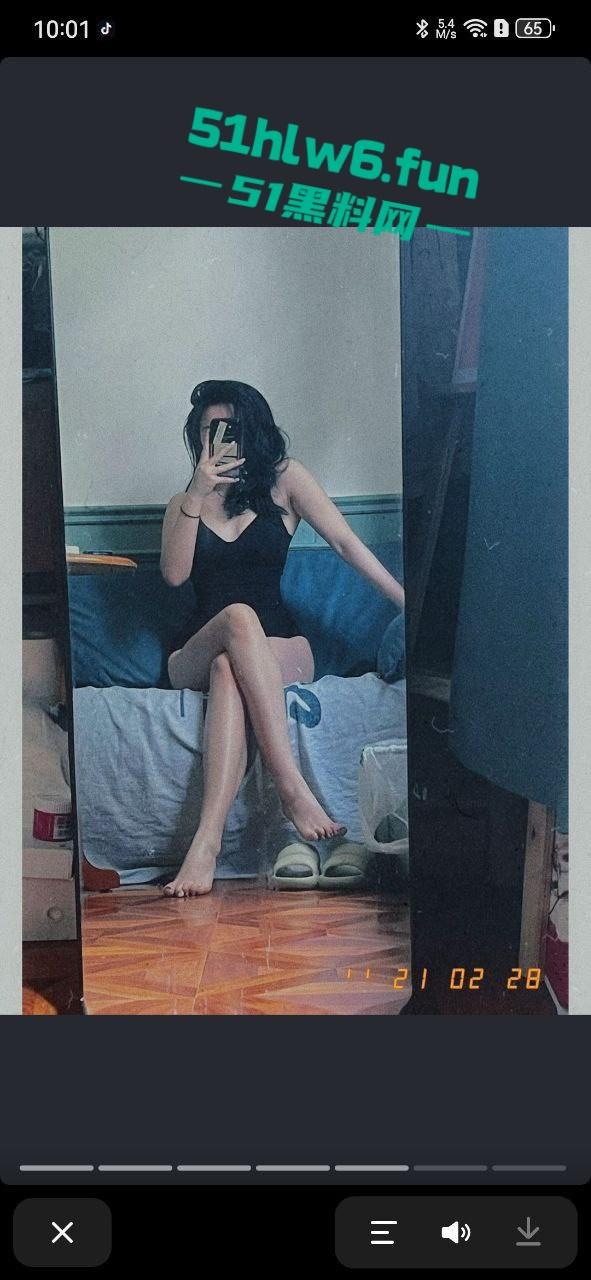 抖音极品网红【丫头】高挑身材长腿尤物,在陕西做台球助教用色相欺骗瓜友,骗钱后直接消失渣女一枚实锤。-7