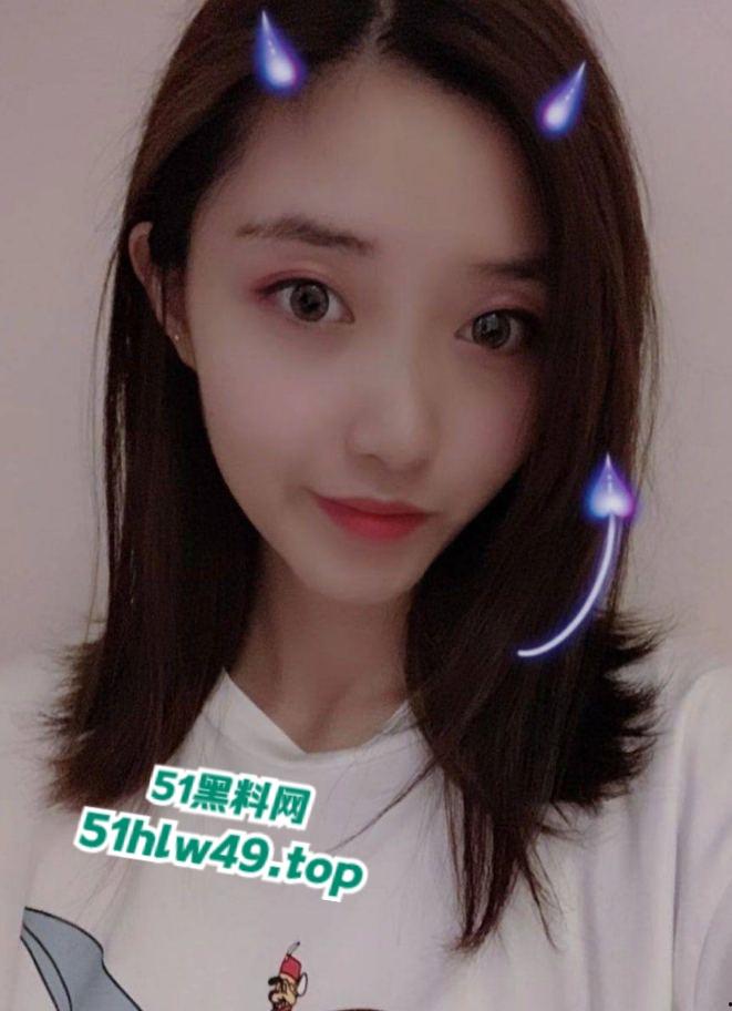 瓜友投稿武汉【王亚楠】小红书上勾搭的幼师,颜值超高性感挑逗聊天记录,床上的样子反差至极!-4