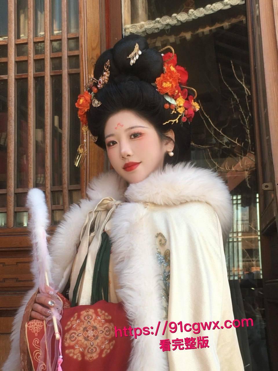 西安音乐学院艺术系学生宋昕宸 汉服cos武媚娘服侍主人 让你感受帝王般的视觉冲击!-5