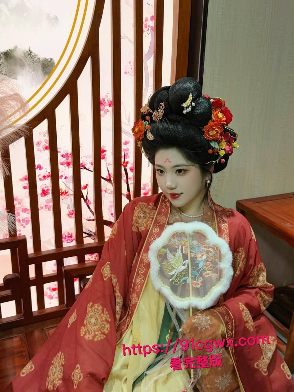 西安音乐学院艺术系学生宋昕宸 汉服cos武媚娘服侍主人 让你感受帝王般的视觉冲击!-6