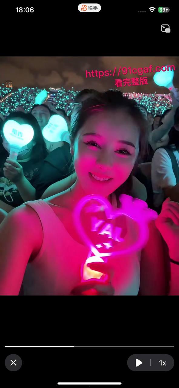 快手千万网红二子爷家暴出轨 潜规则偷吃女徒弟蓝牙 老婆曝光女徒弟给师傅深情口交视频!-4