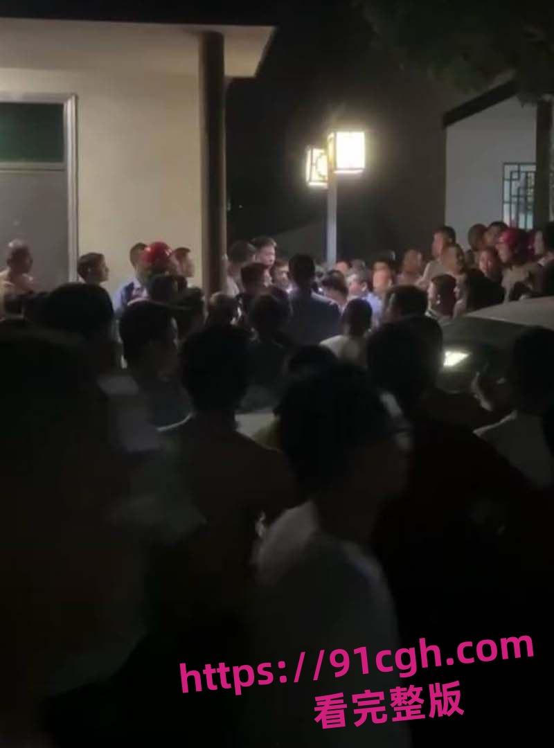 华容县肖春因未戴头盔被交警四中队的帽子叔叔 喷射辣椒水并使用警棍导致死亡-3